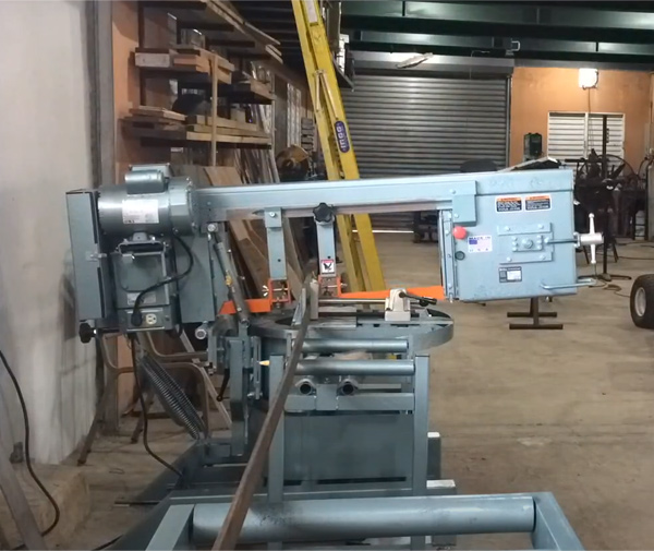 Ellis 1800 Mitre Band Saw Angle cutting, builtin protractor